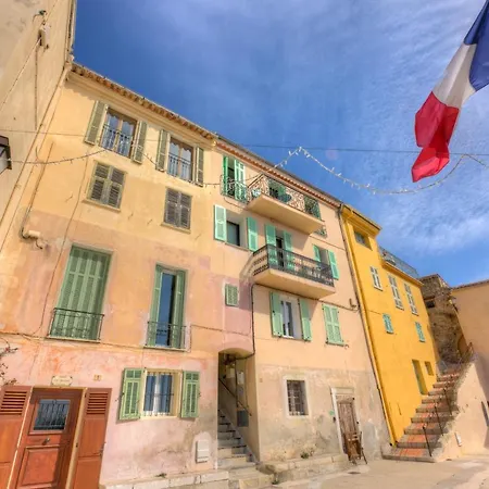 Ancienne Mairie Vieux Village 3 Bedroom *