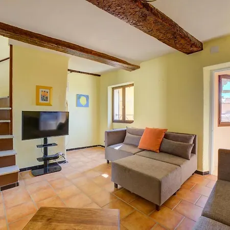 Ancienne Mairie Vieux Village 3 Bedroom Apartmán