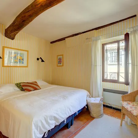 Ancienne Mairie Vieux Village 3 Bedroom Apartmán