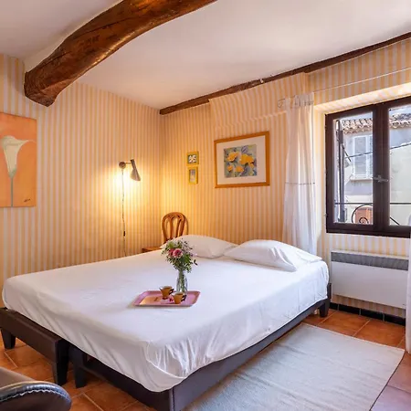 Ancienne Mairie Vieux Village 3 Bedroom Appartement
